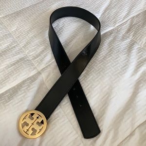 1.5” Wide Black Belt with Gold Buckle Size Small